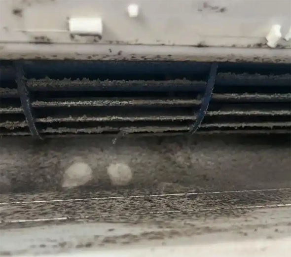 洪洞空调吹的风有股烧焦味是怎么回事